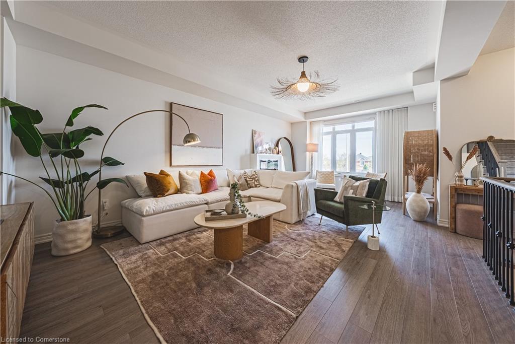 525 Dundas Street E