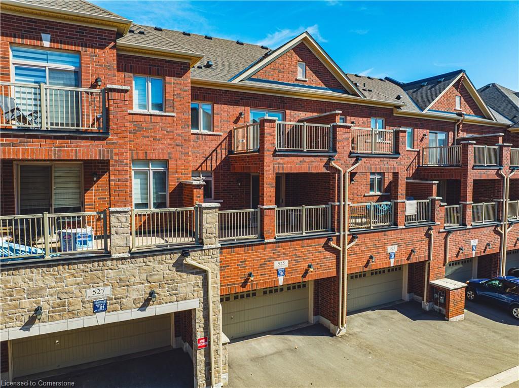525 Dundas Street E