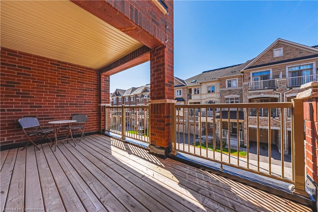 525 Dundas Street E