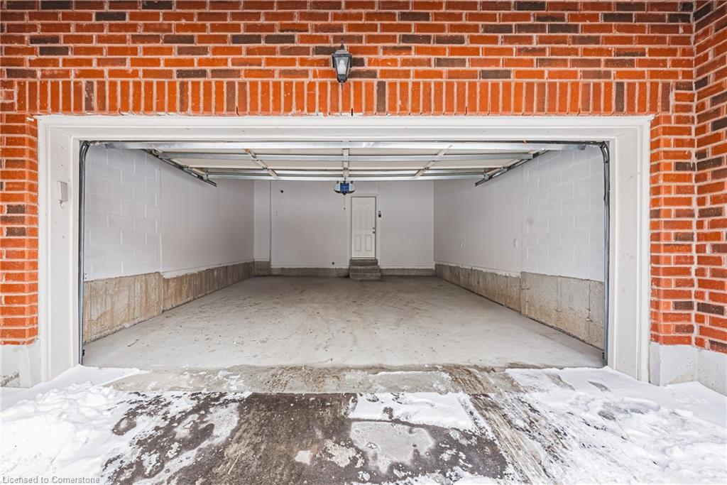 525 Dundas Street E