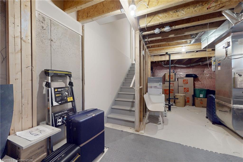 525 Dundas Street E