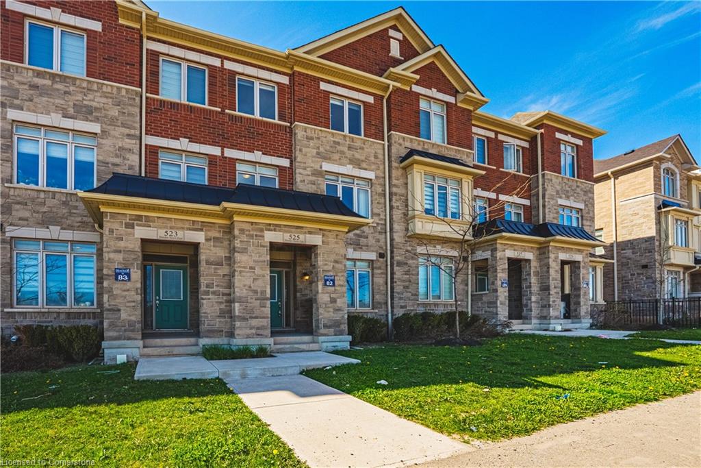525 Dundas Street E
