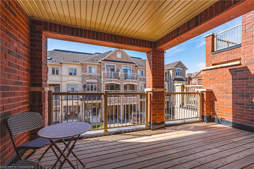 525 Dundas Street E