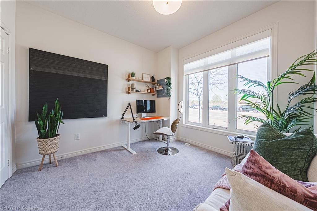 525 Dundas Street E