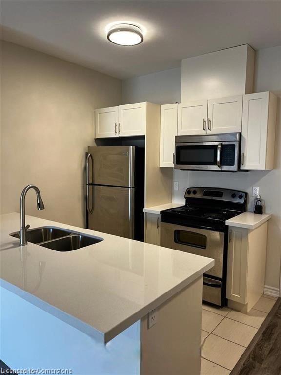 208-1370 Costigan Road Unit: 208