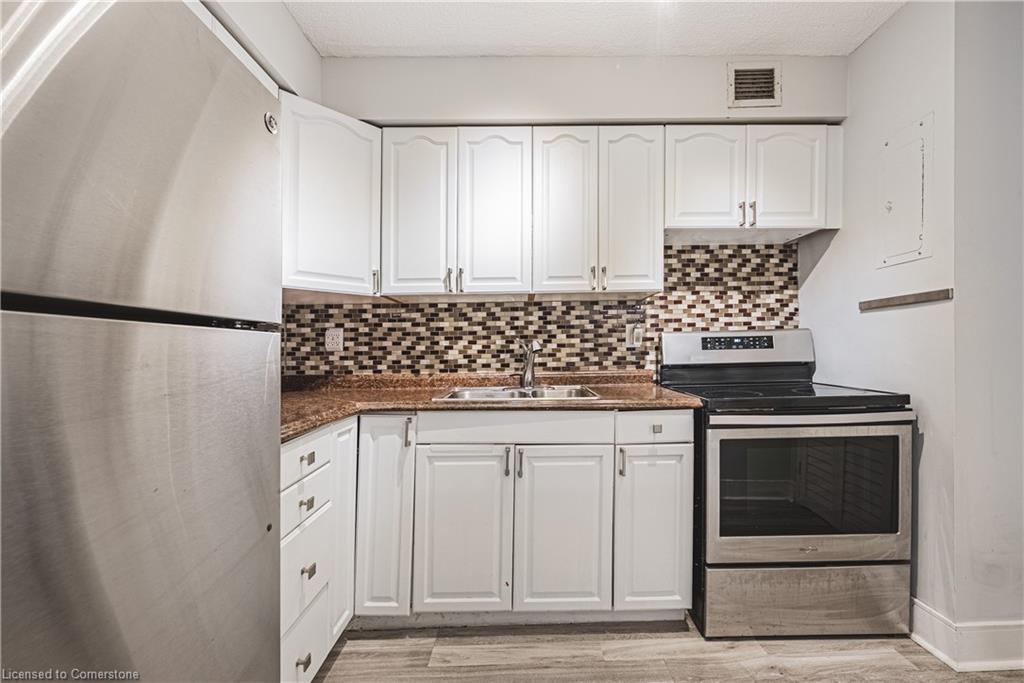 1410-975 Warwick Court Unit: 1410