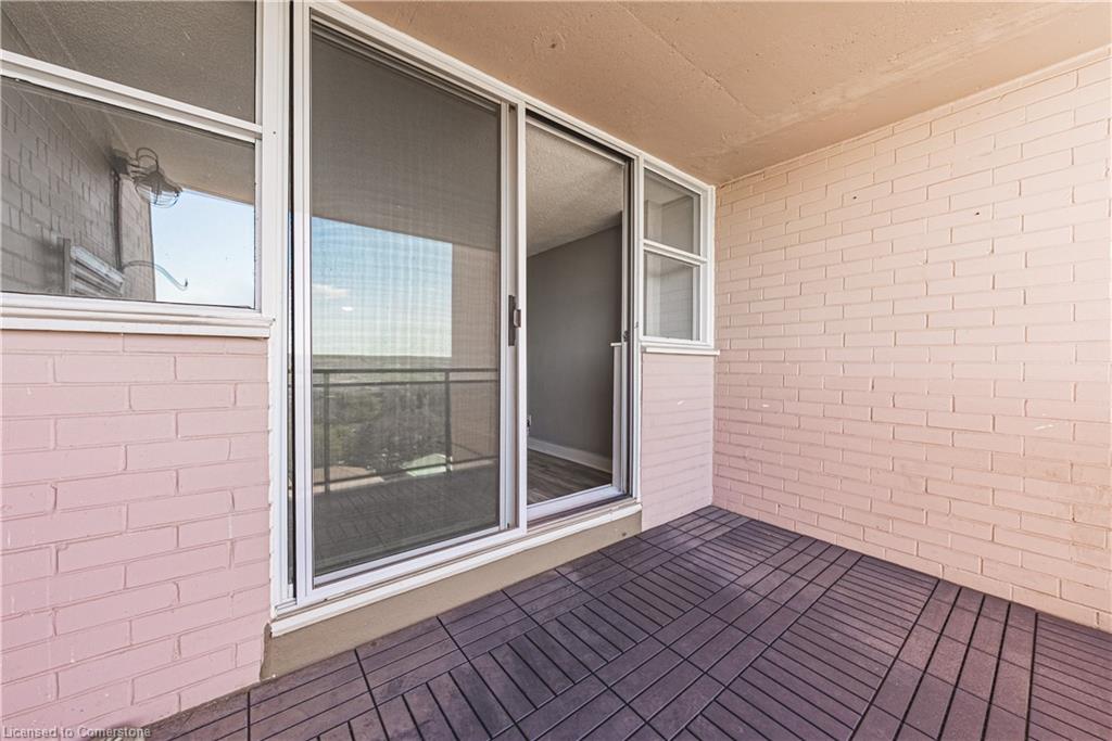 1410-975 Warwick Court Unit: 1410