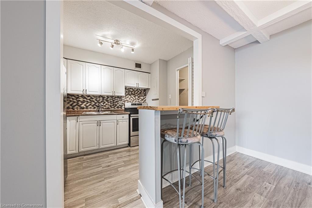 1410-975 Warwick Court Unit: 1410