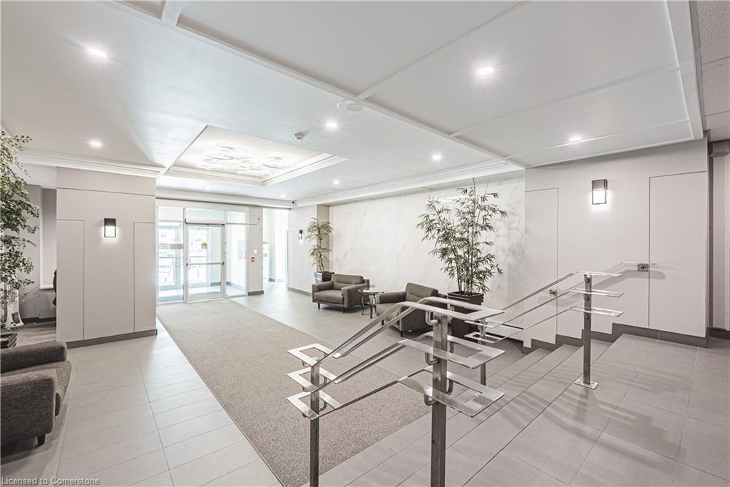 1410-975 Warwick Court Unit: 1410
