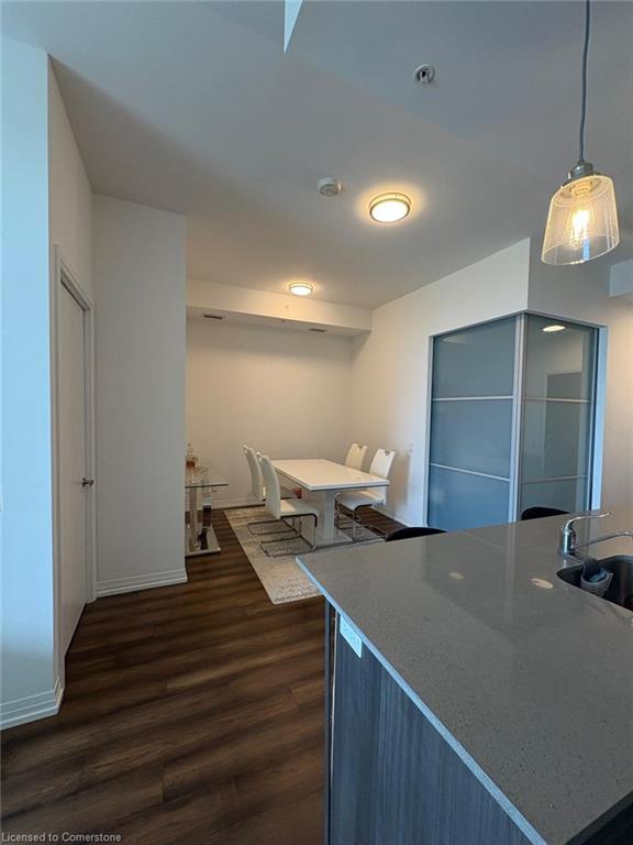 810-7711 Green Gate Unit: 810