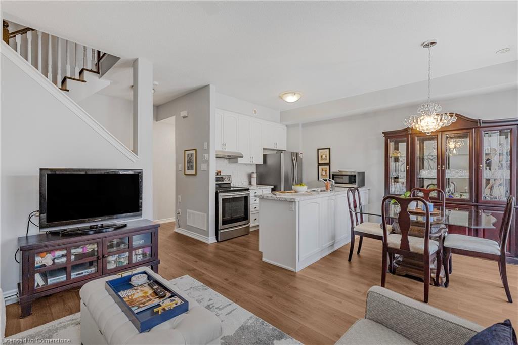 43-2435 Greenwich Drive Unit: 43