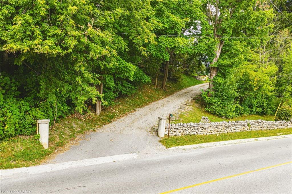 327 Campbell Avenue E