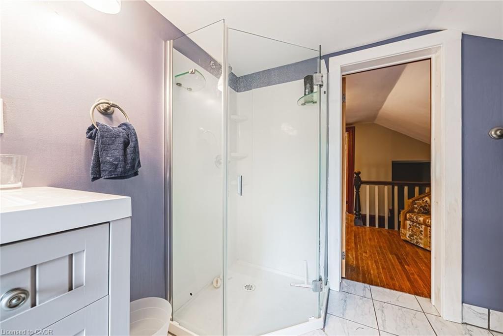 327 Campbell Avenue E