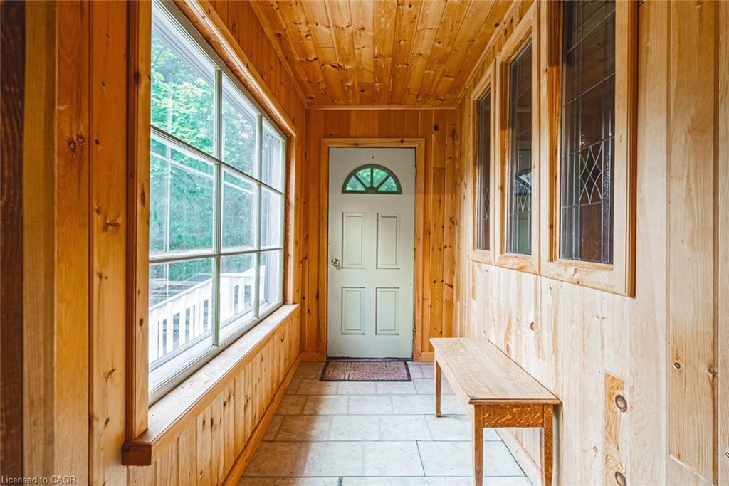 327 Campbell Avenue E