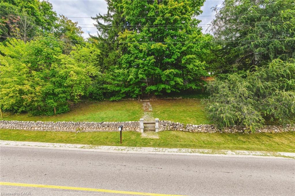 327 Campbell Avenue E