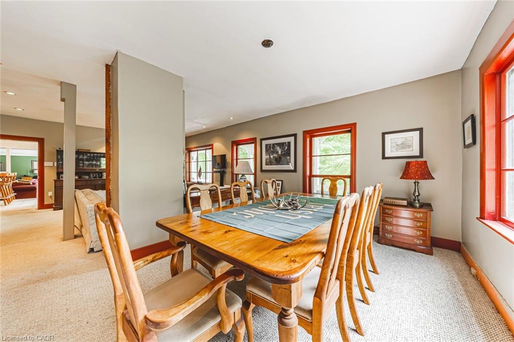 327 Campbell Avenue E