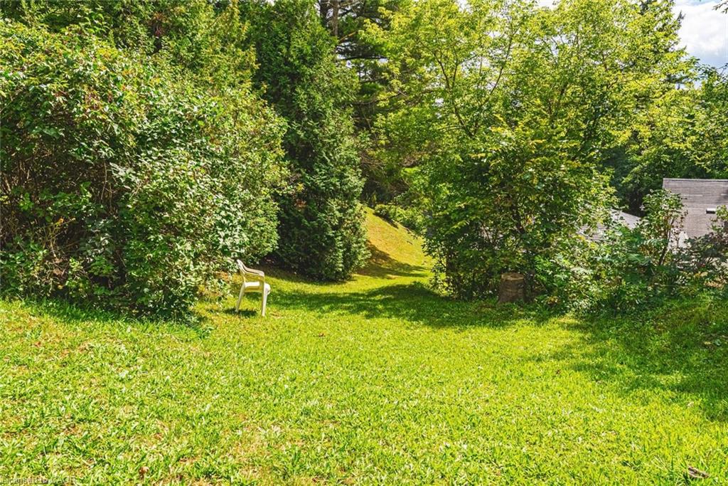 327 Campbell Avenue E