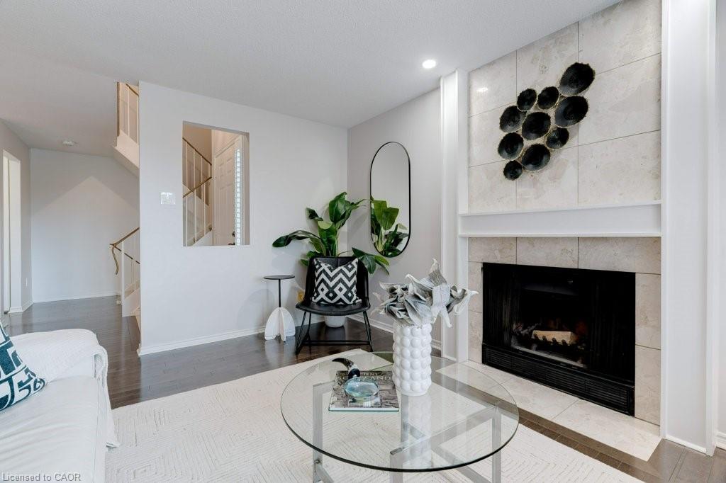 4-1509 Upper Middle Road Unit: 4