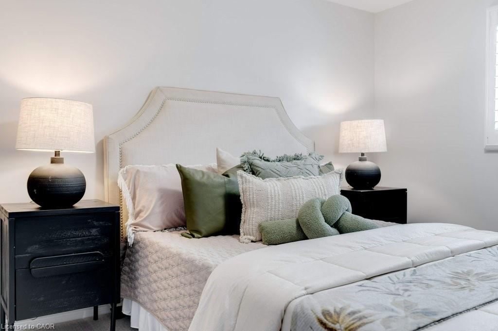4-1509 Upper Middle Road Unit: 4