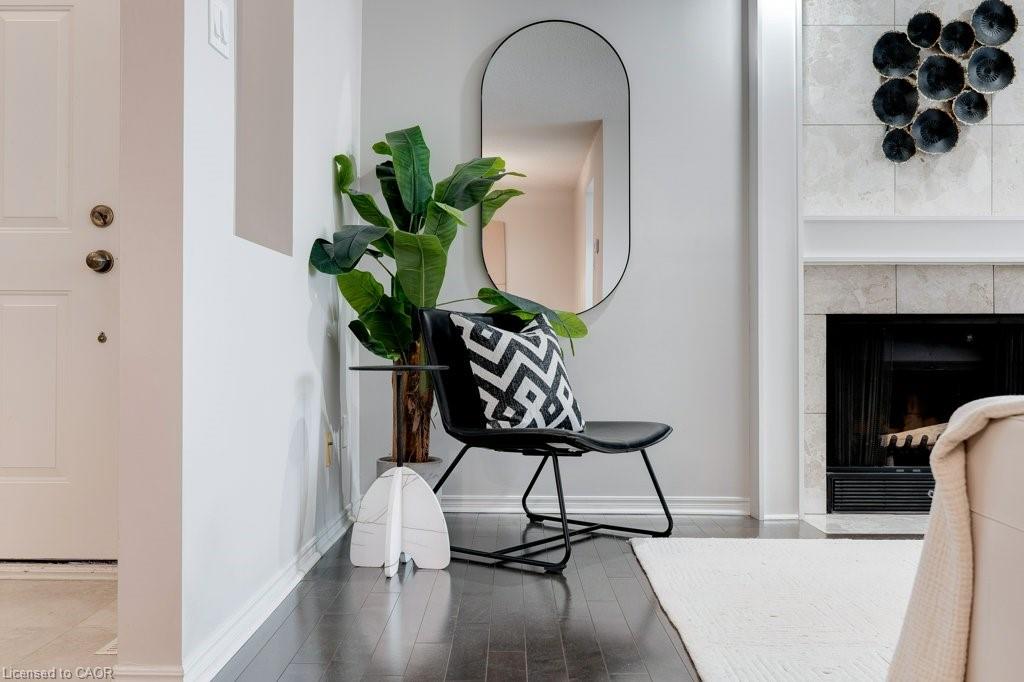 4-1509 Upper Middle Road Unit: 4