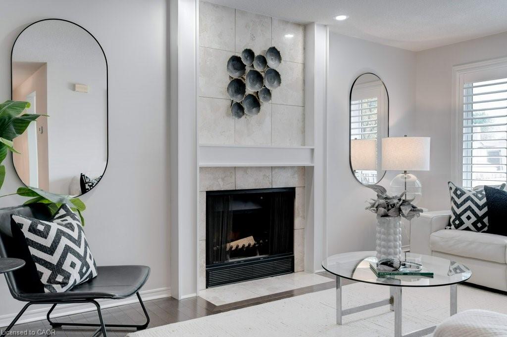 4-1509 Upper Middle Road Unit: 4