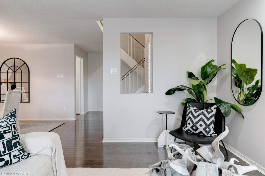 4-1509 Upper Middle Road Unit: 4