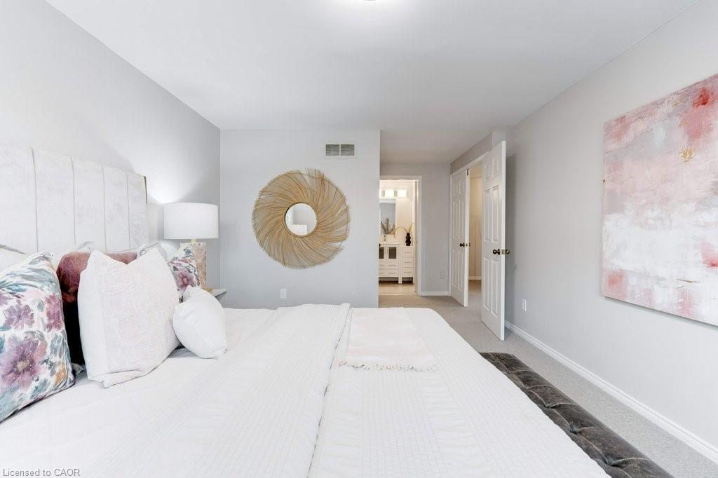4-1509 Upper Middle Road Unit: 4