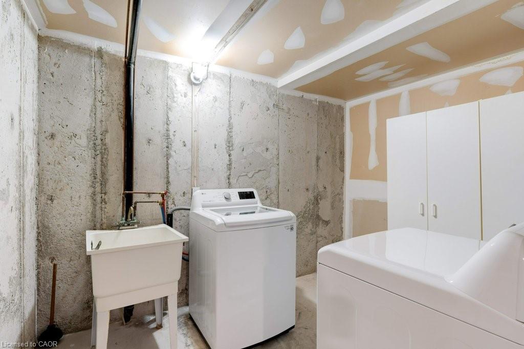 4-1509 Upper Middle Road Unit: 4