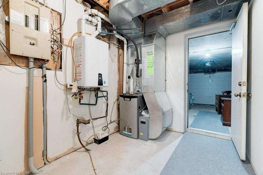4-1509 Upper Middle Road Unit: 4