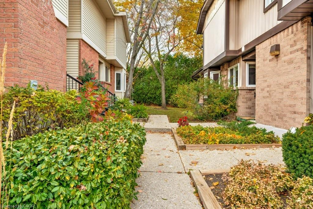 4-1509 Upper Middle Road Unit: 4