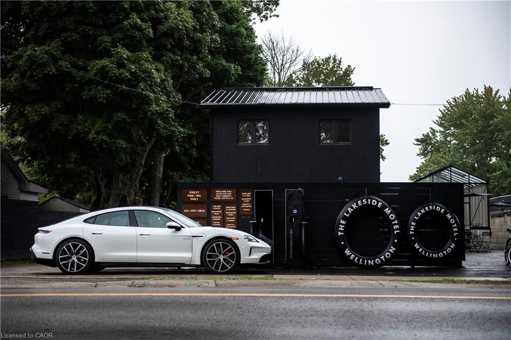 349 Wellington Main Street