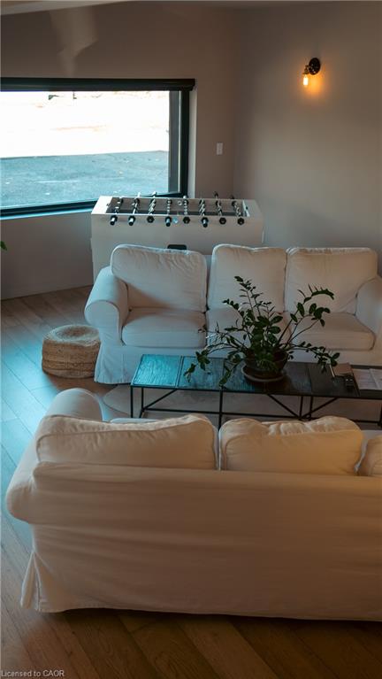 349 Wellington Main Street