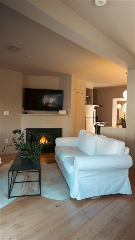 349 Wellington Main Street