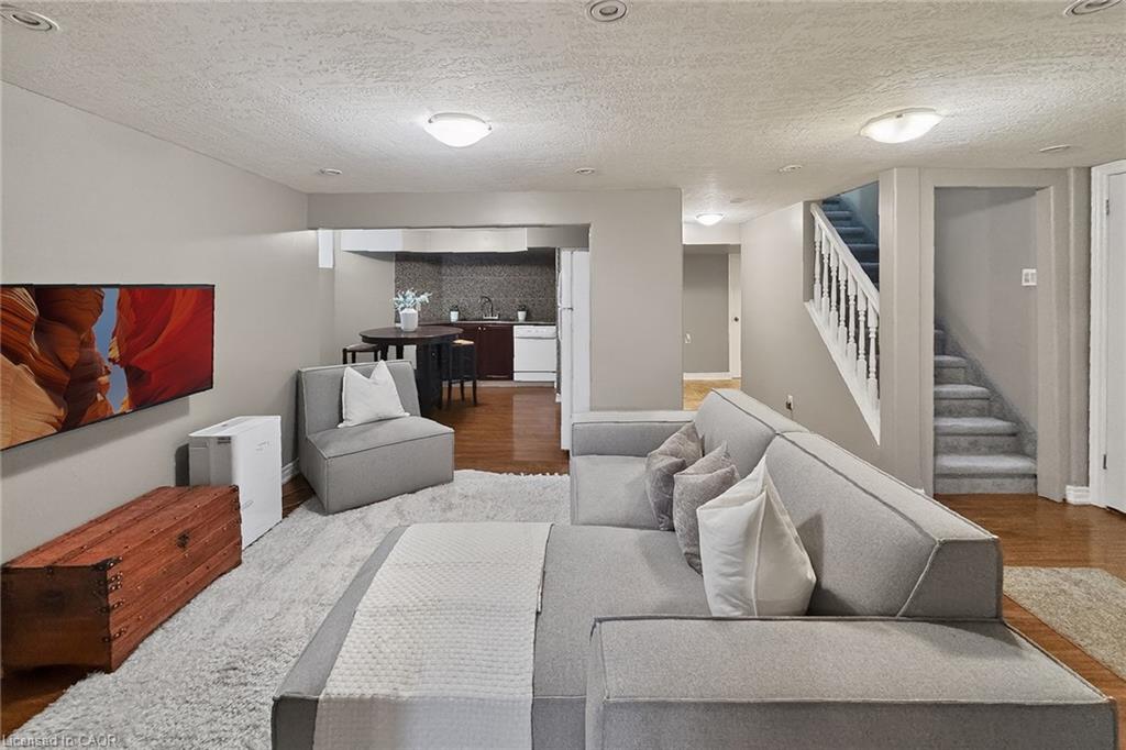 3212 Roseville Road