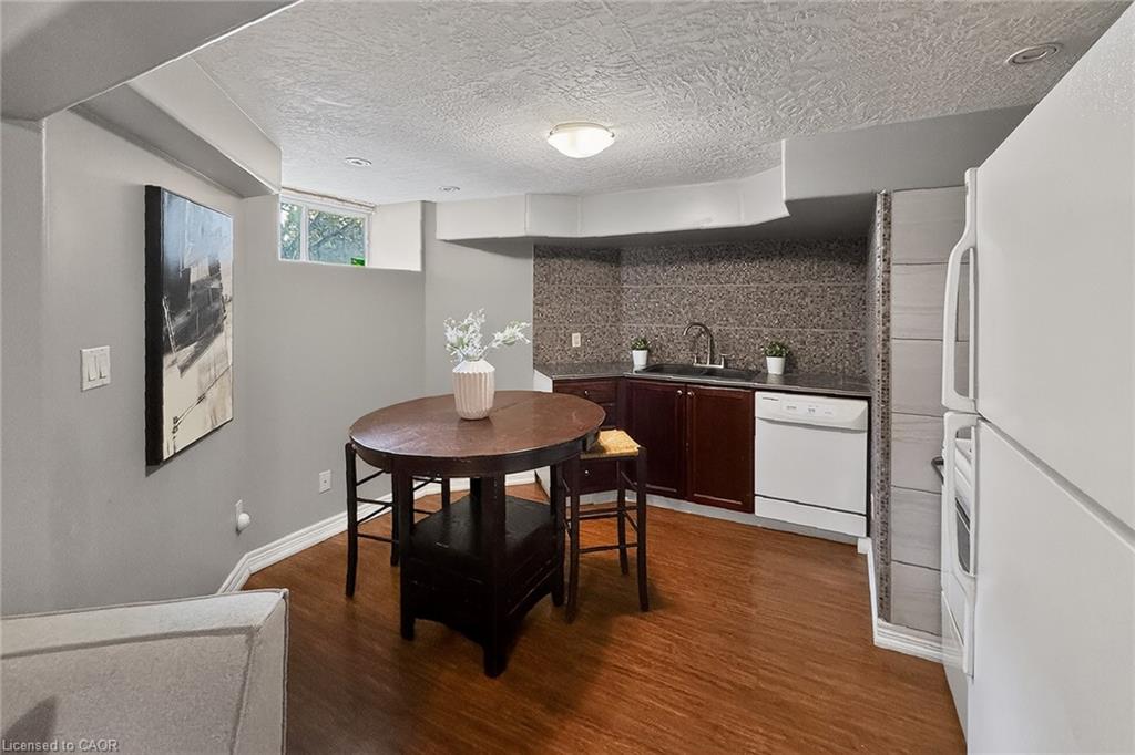 3212 Roseville Road