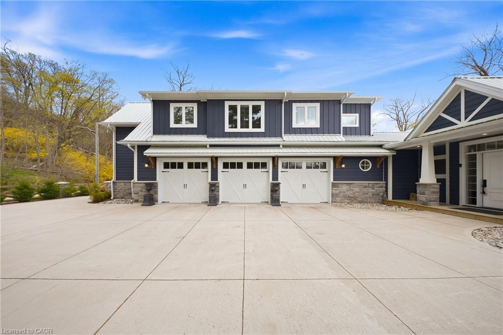 464 West Edith Cavell Boulevard
