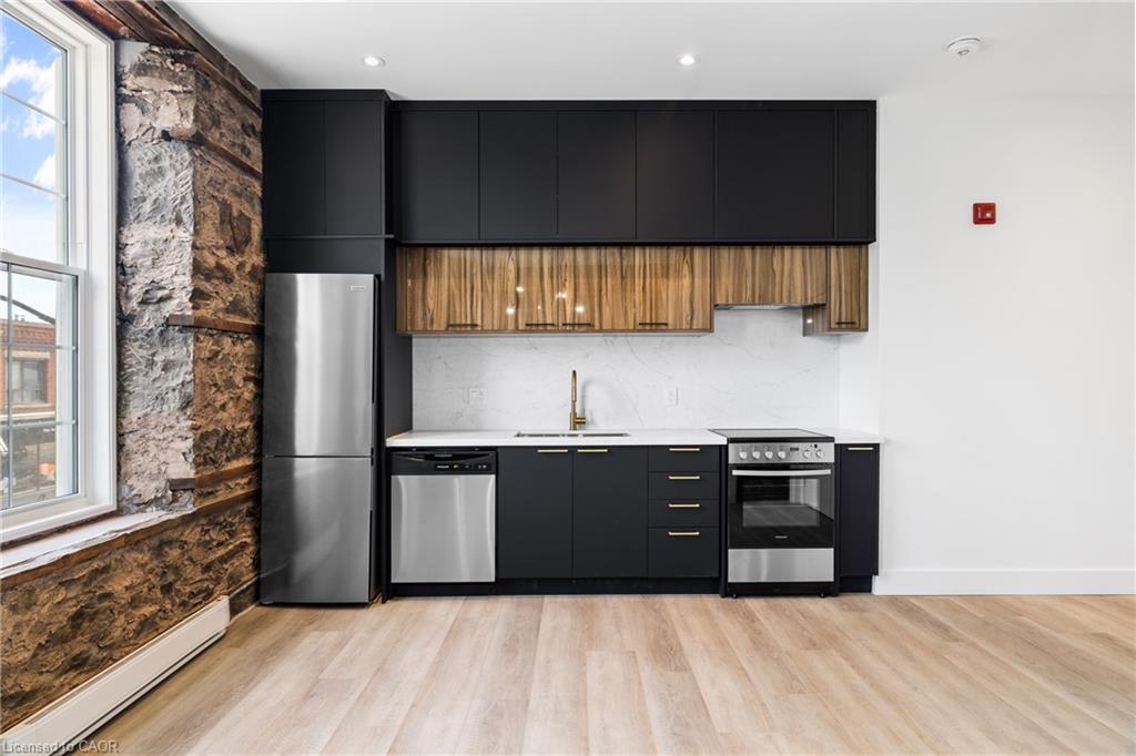 202-163 Main Street E Unit: 202
