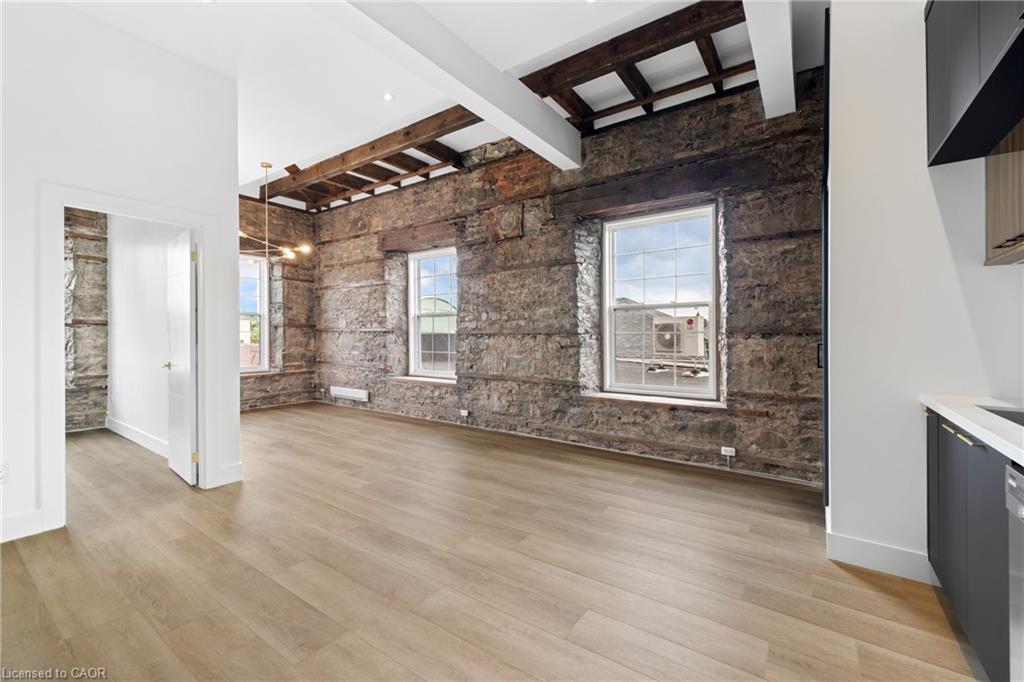 303-163 Main Street E Unit: 303