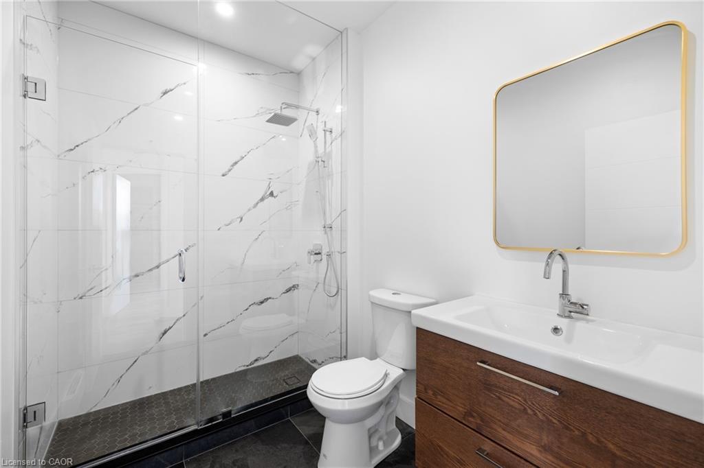 303-163 Main Street E Unit: 303