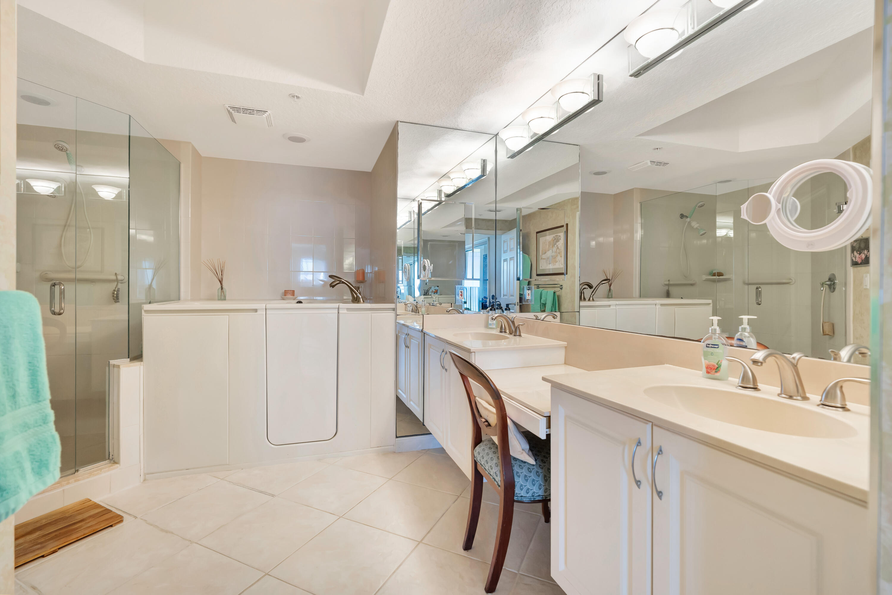 131 Ocean Grande Boulevard 604