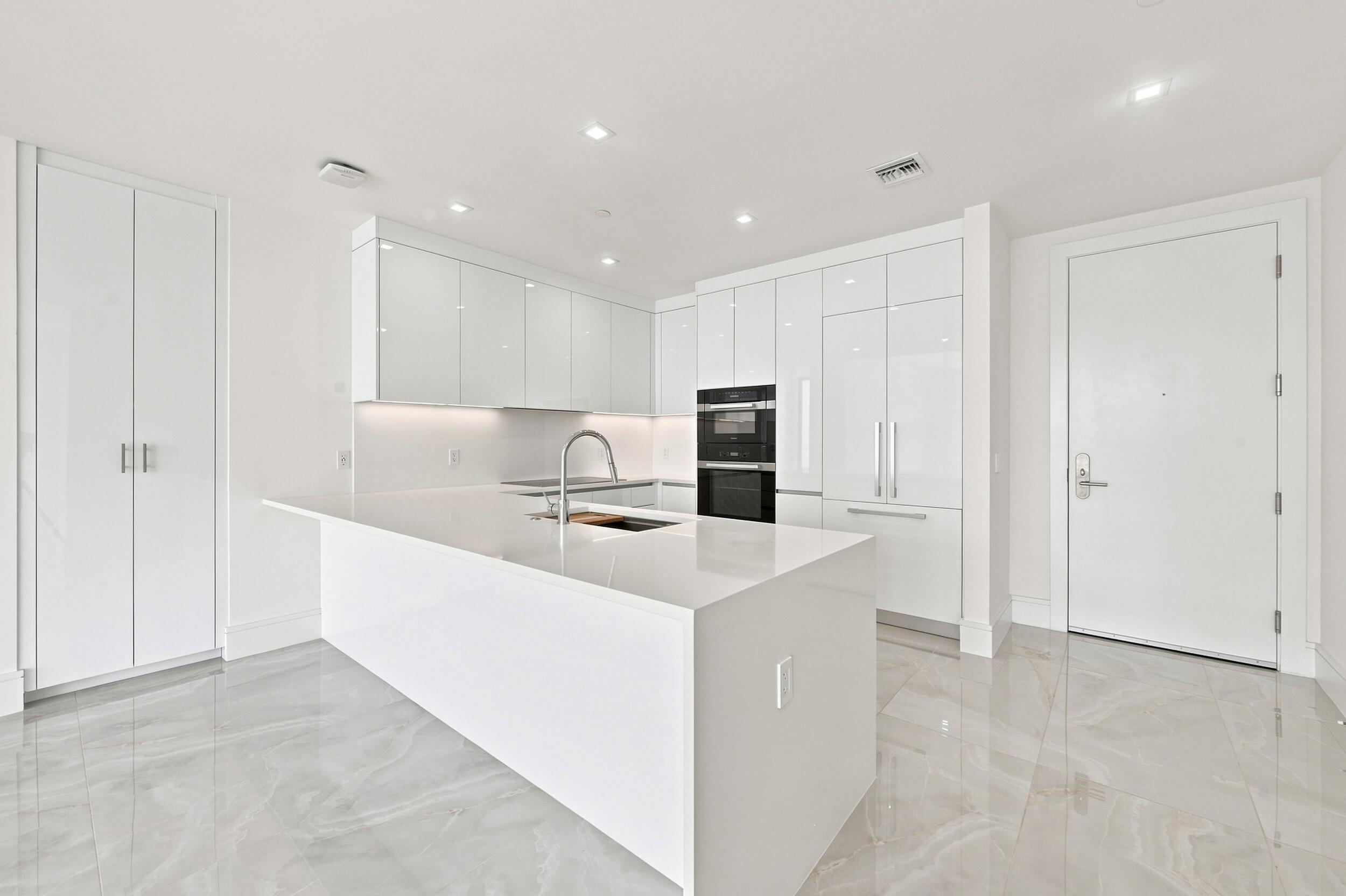 220 Lake Shore Drive 1407