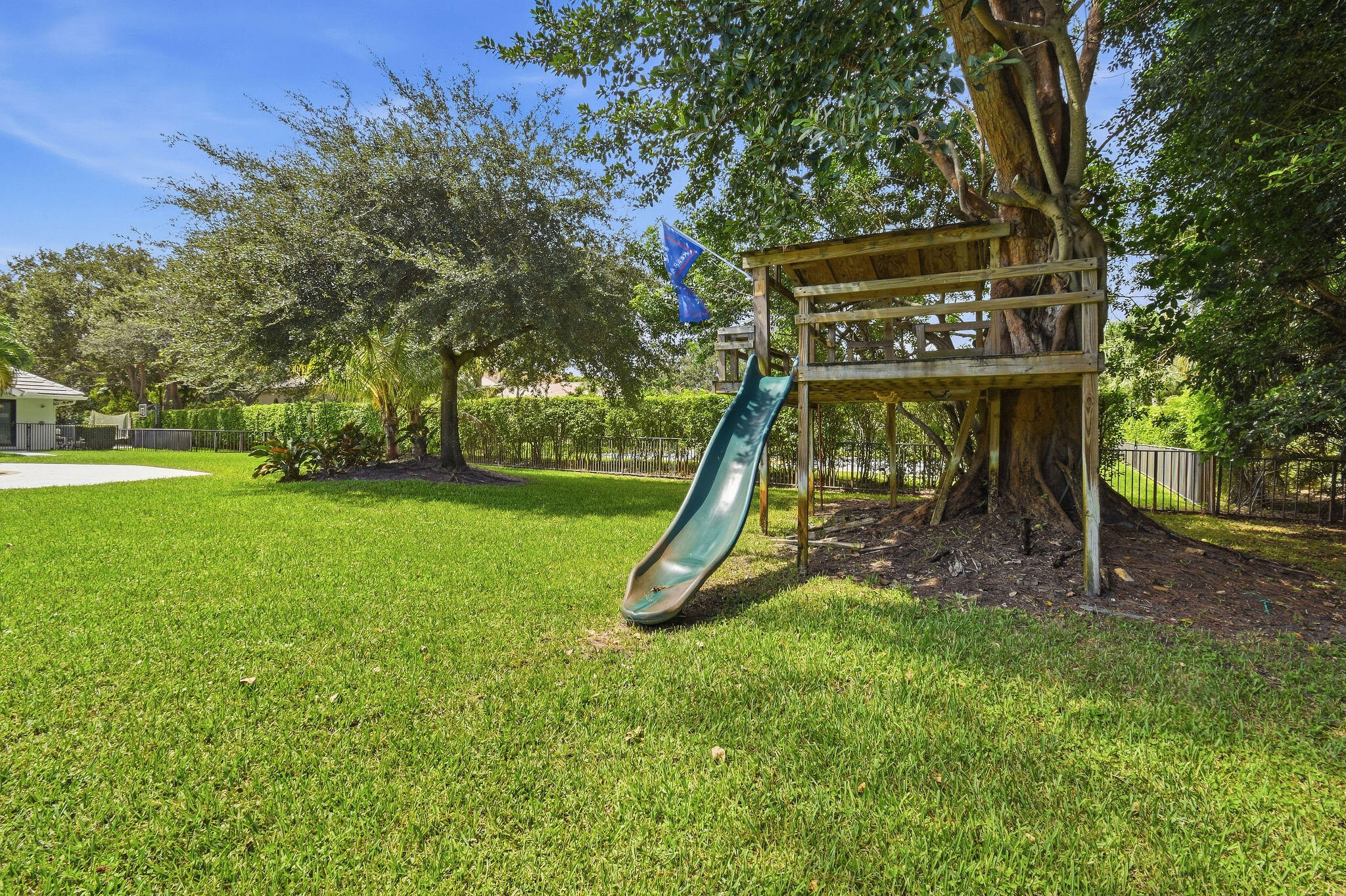 5664 High Flyer Road S