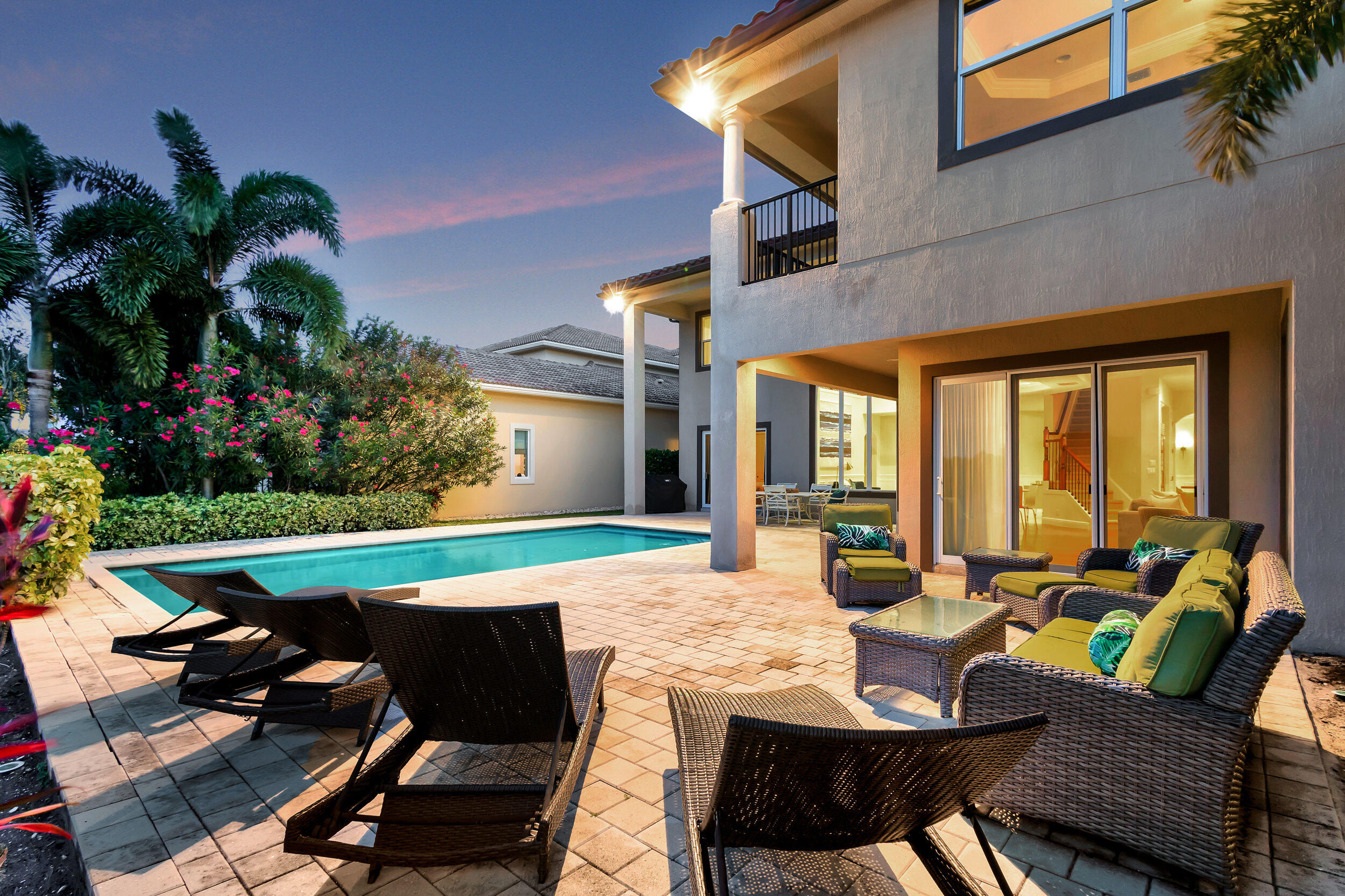 1717 W Hemingway Drive
