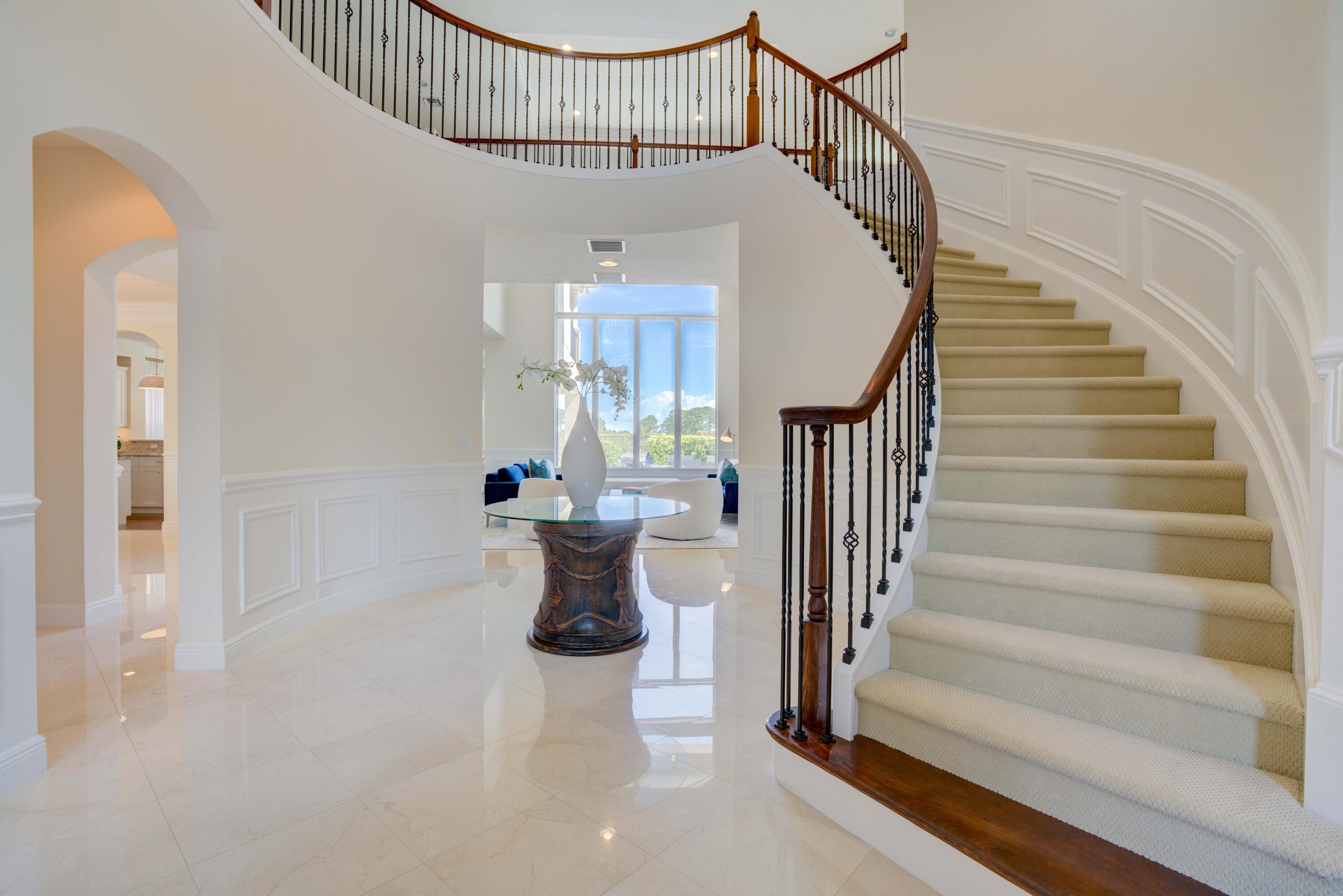 1717 W Hemingway Drive
