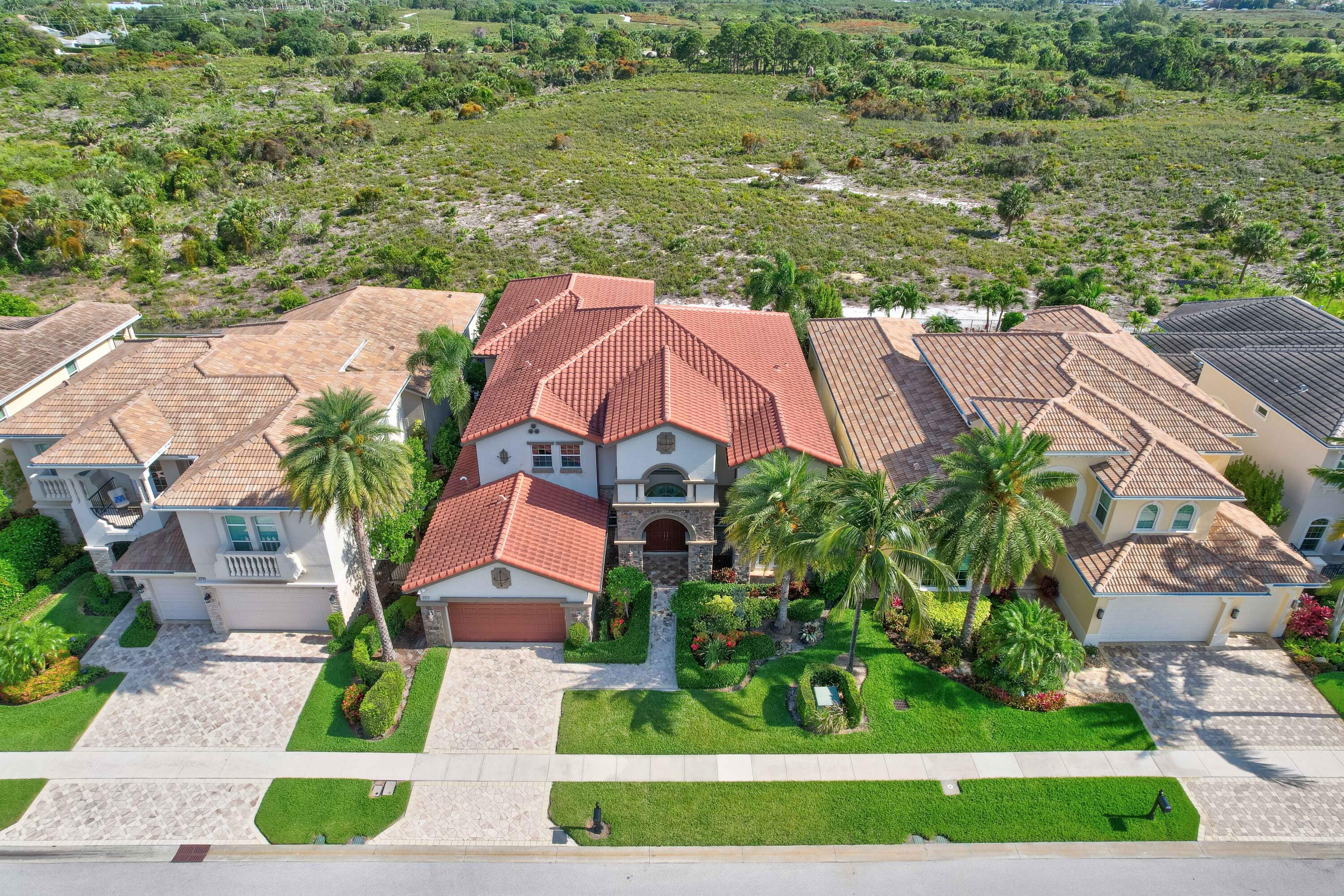 1717 W Hemingway Drive