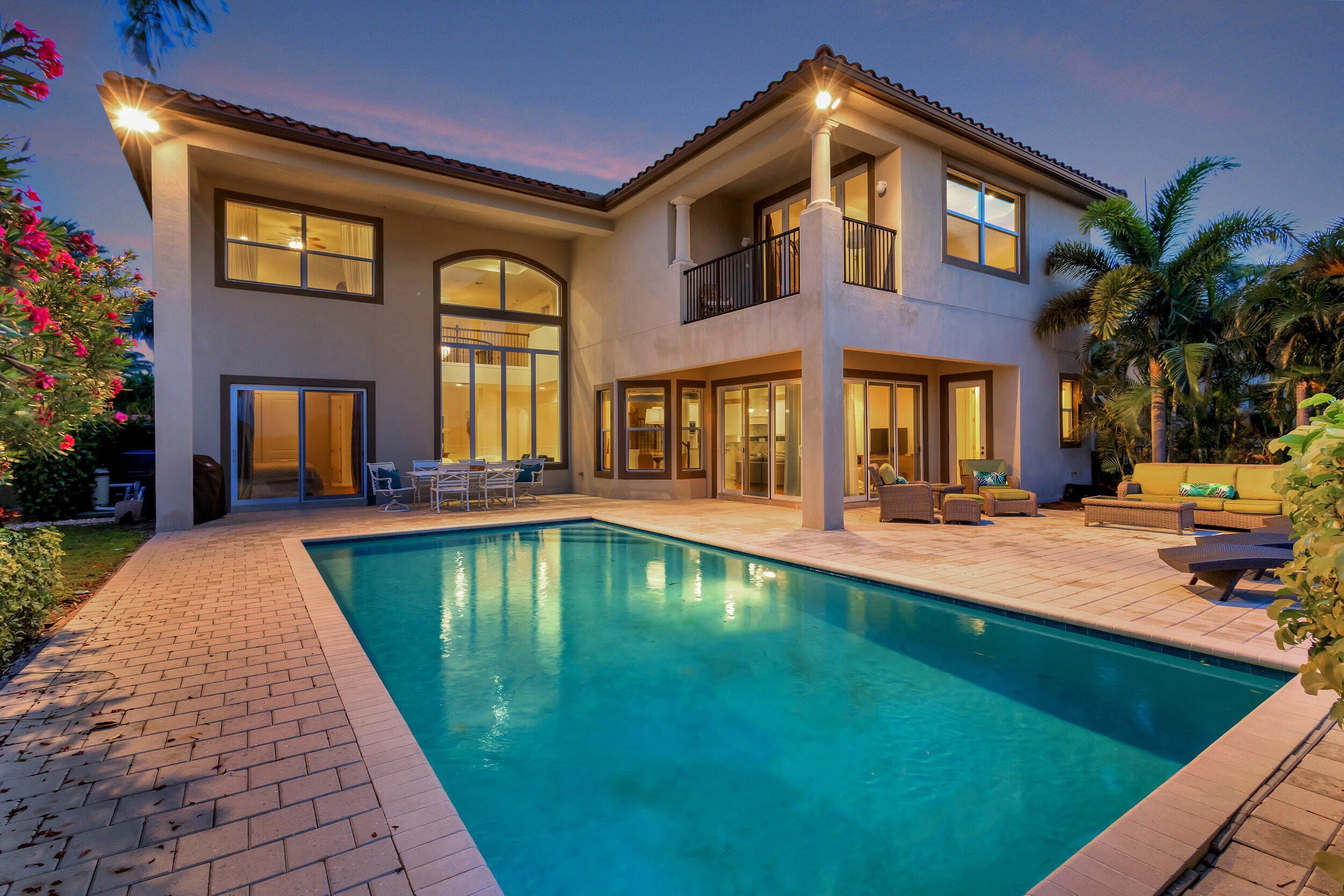 1717 W Hemingway Drive
