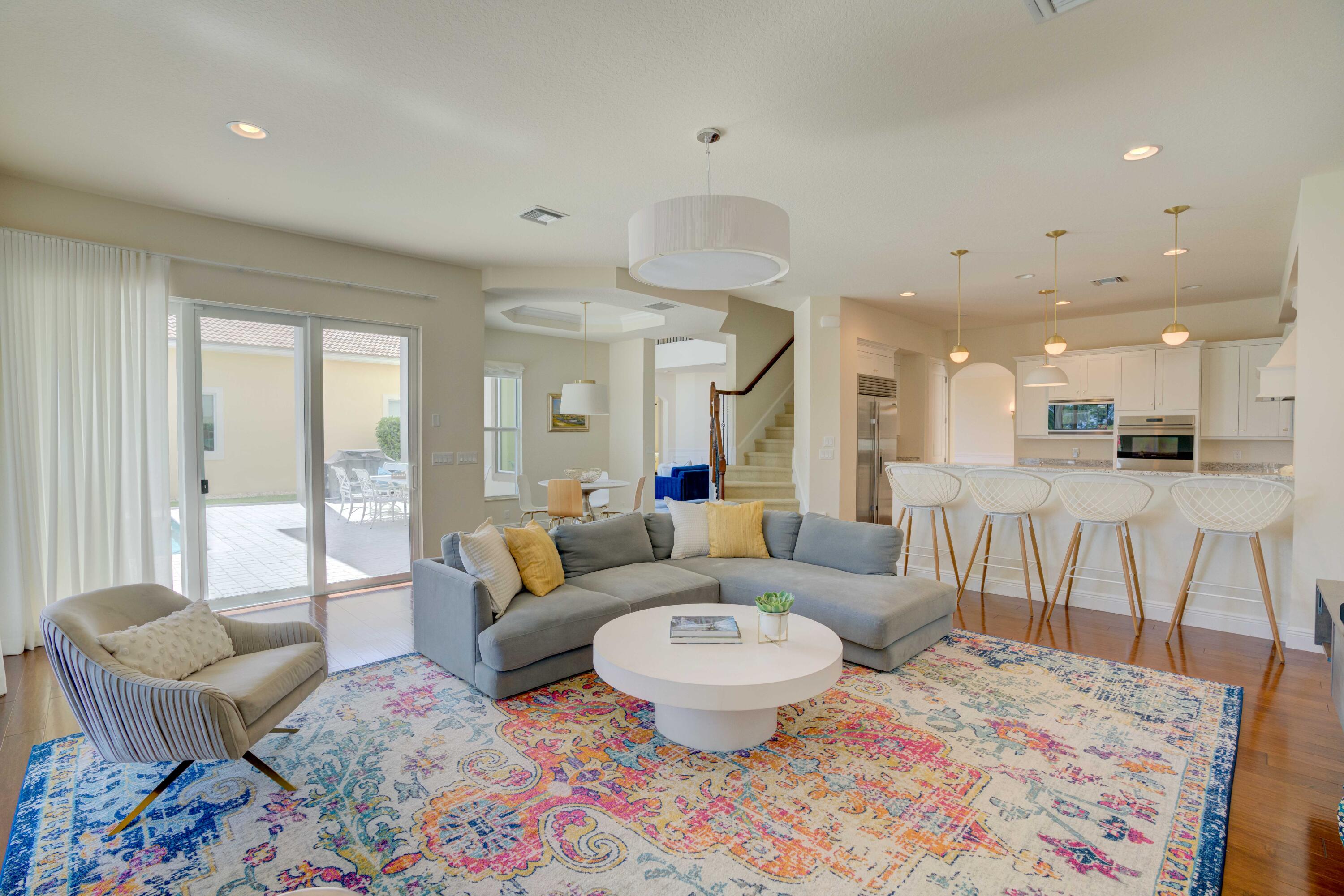1717 W Hemingway Drive
