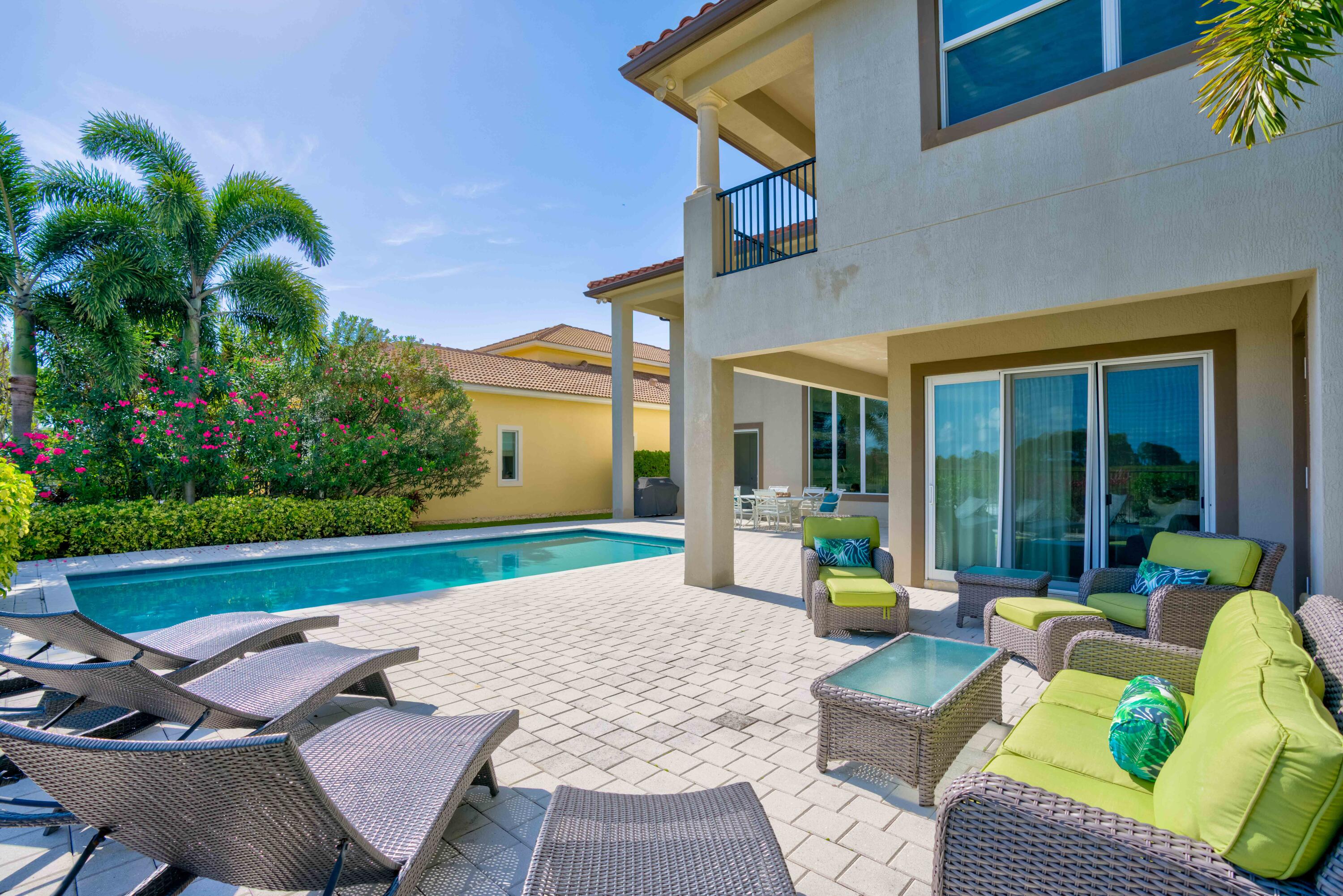 1717 W Hemingway Drive