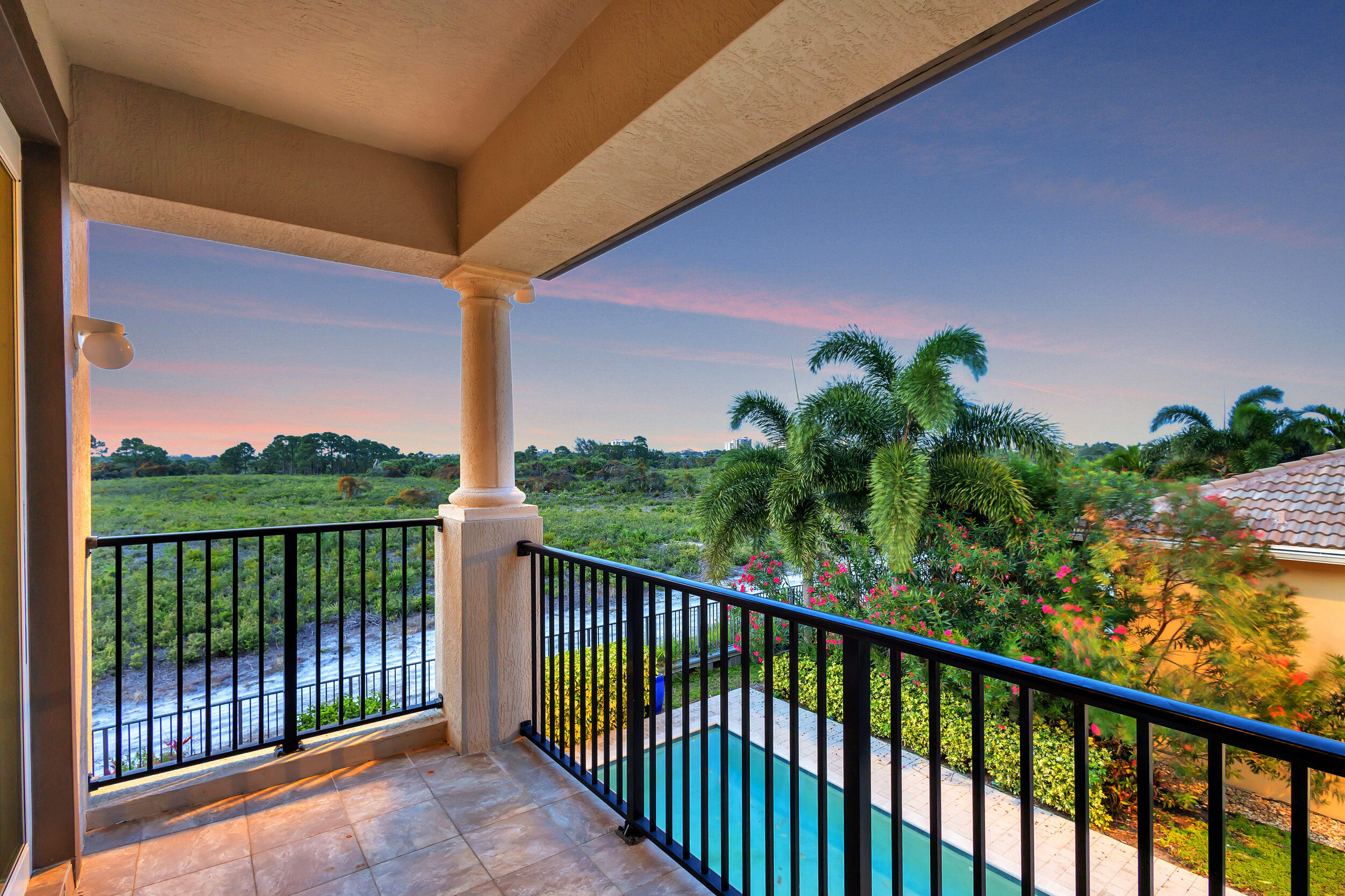 1717 W Hemingway Drive