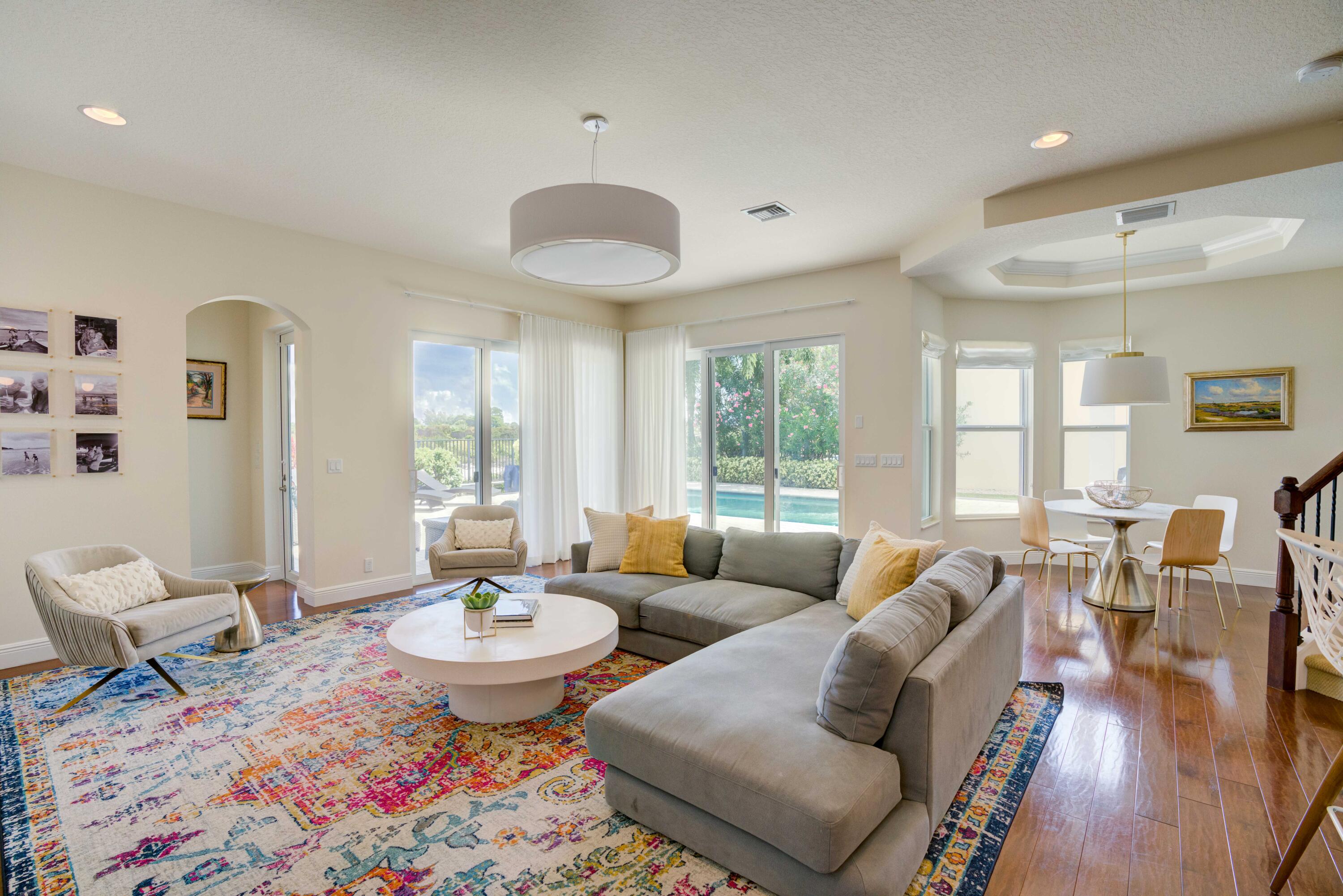 1717 W Hemingway Drive